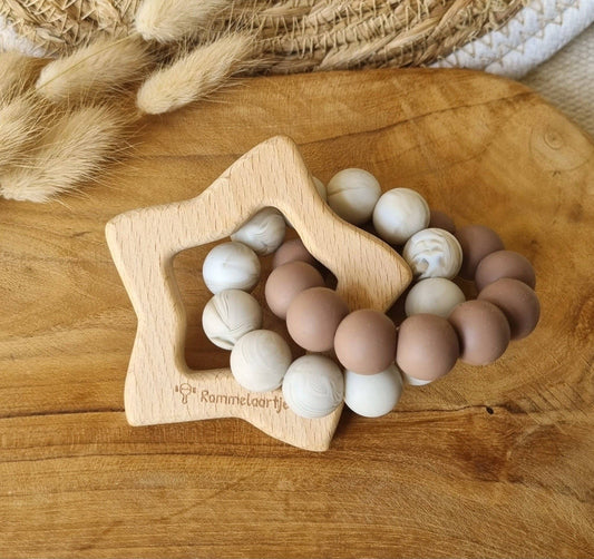 Beißring aus Buchenholz mit Silikonringen – Braun/Beige
