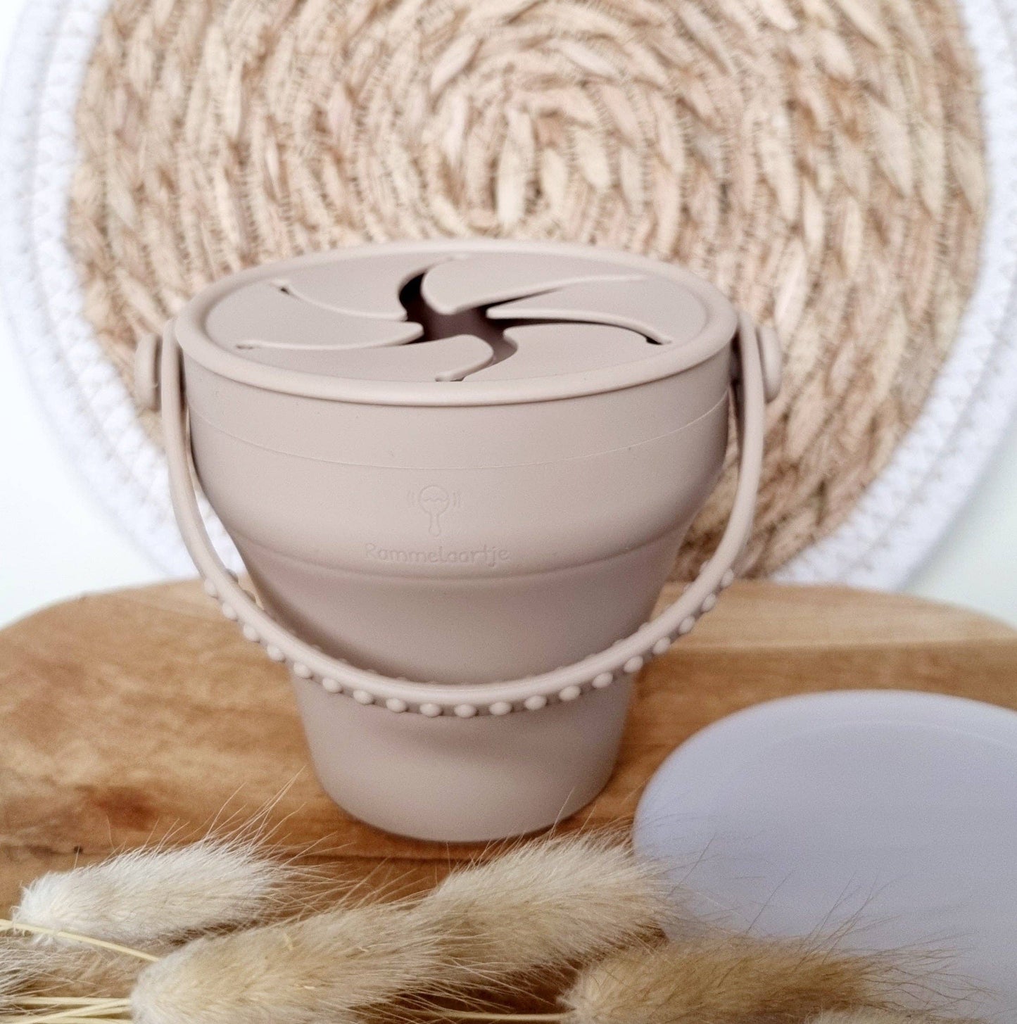 Faltbarer Silikon-Snackbecher mit Deckel