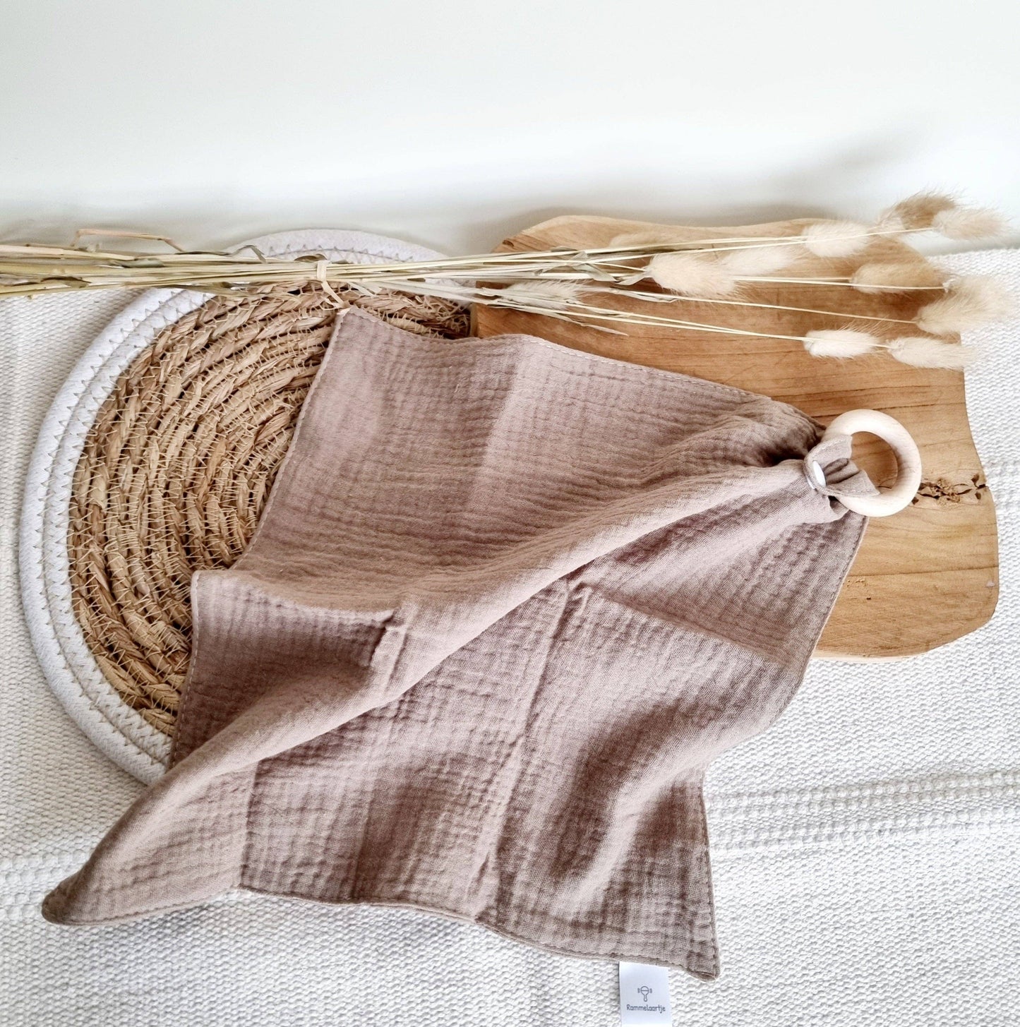 Schmusetuch mit Beißring aus Buchenholz für Babys Sanftes Braun
