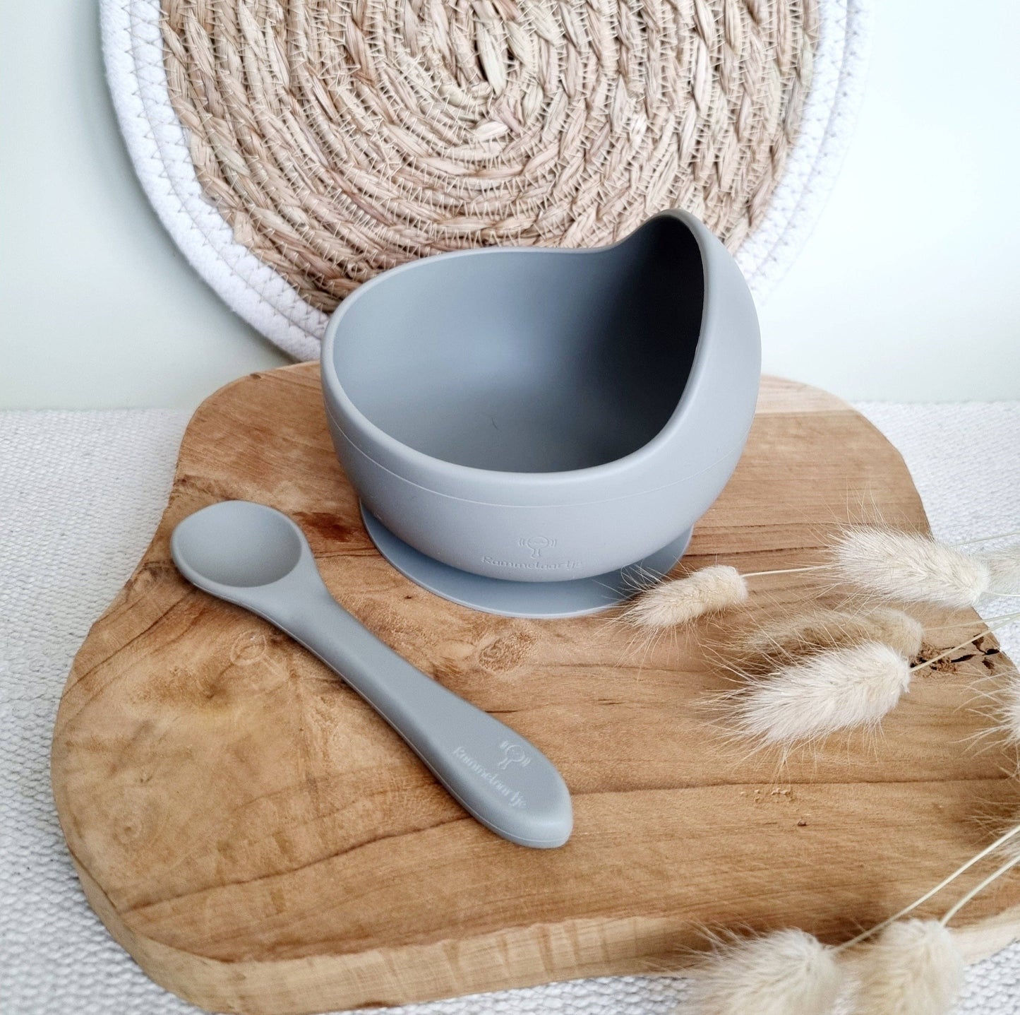 Rutschfeste Silikonschale mit Saugnapf & weichem Löffel