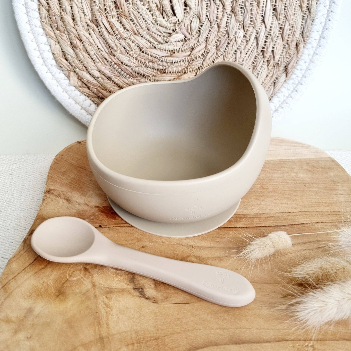 Rutschfeste Silikonschale mit Saugnapf & weichem Löffel