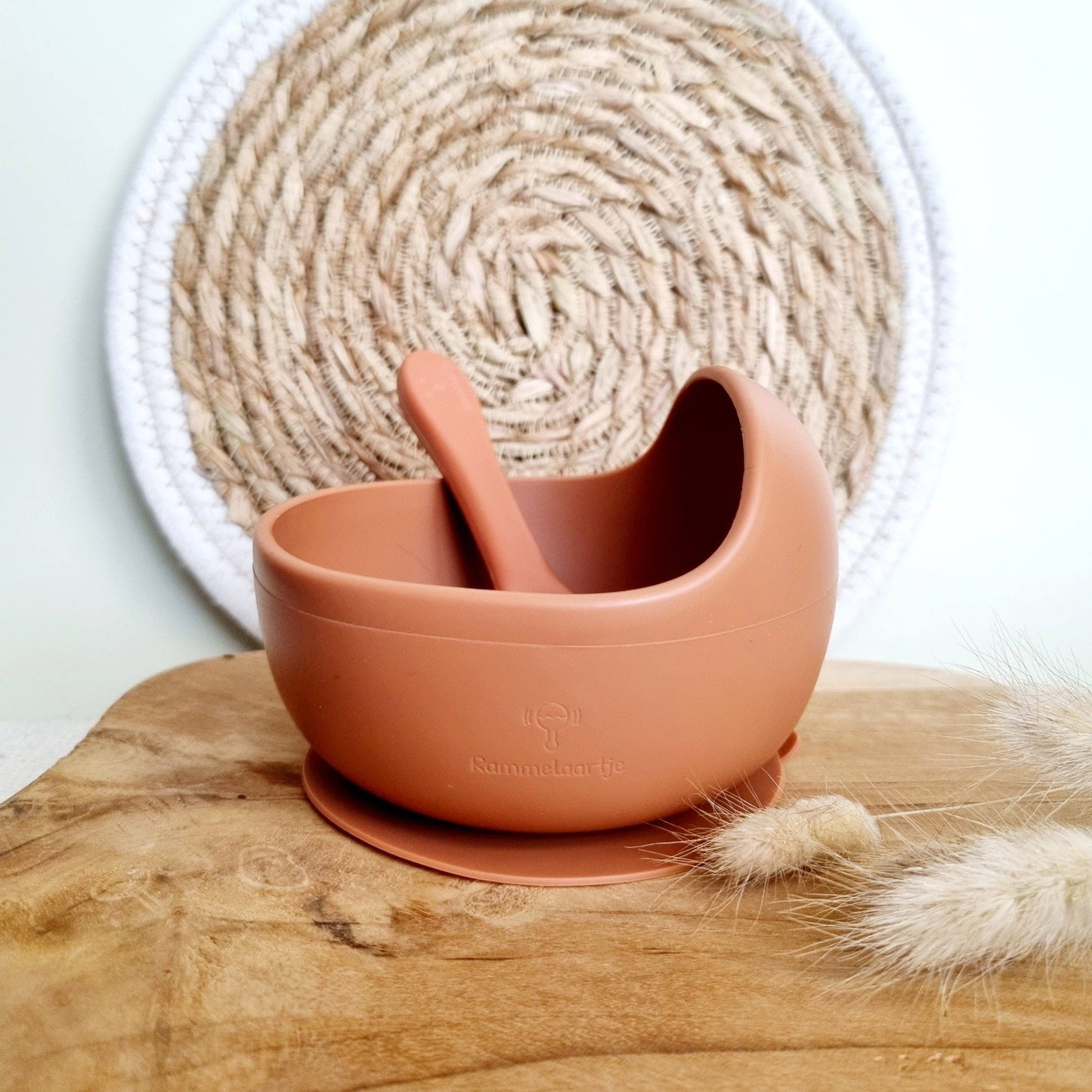 Rutschfeste Silikonschale mit Saugnapf & weichem Löffel