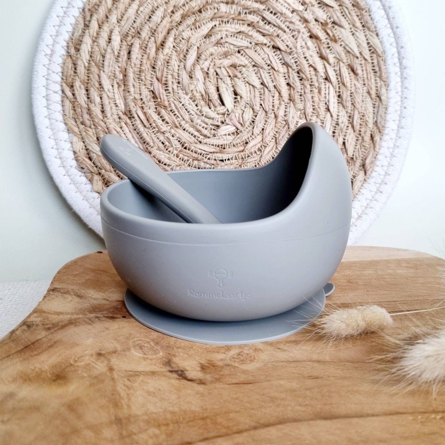 Rutschfeste Silikonschale mit Saugnapf & weichem Löffel